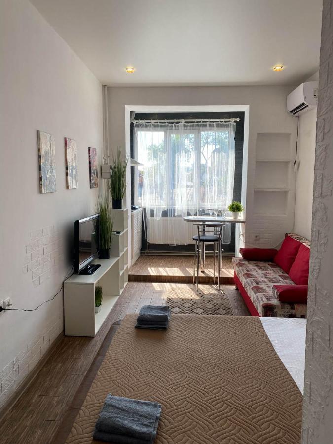 Well Located Studio - Yaroslavska Str. 21 Apartment Харков Екстериор снимка