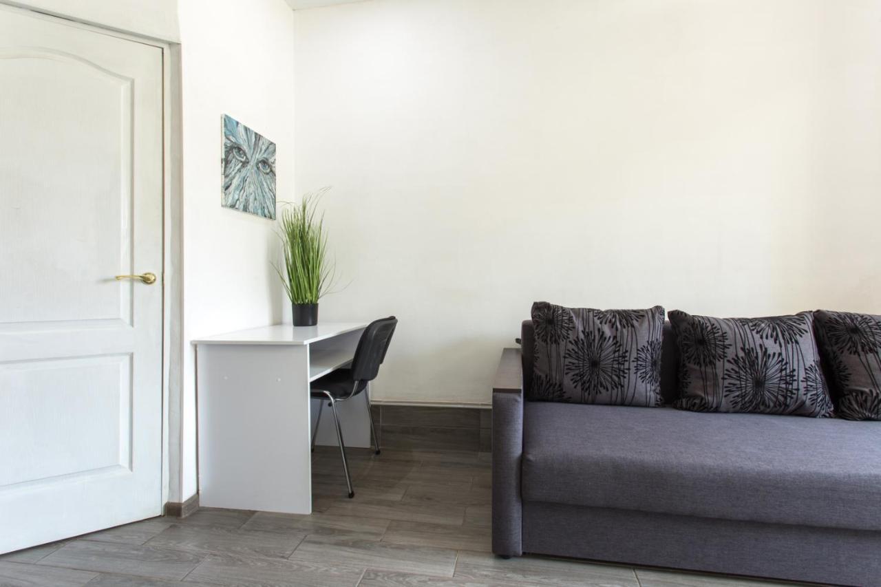 Well Located Studio - Yaroslavska Str. 21 Apartment Харков Екстериор снимка