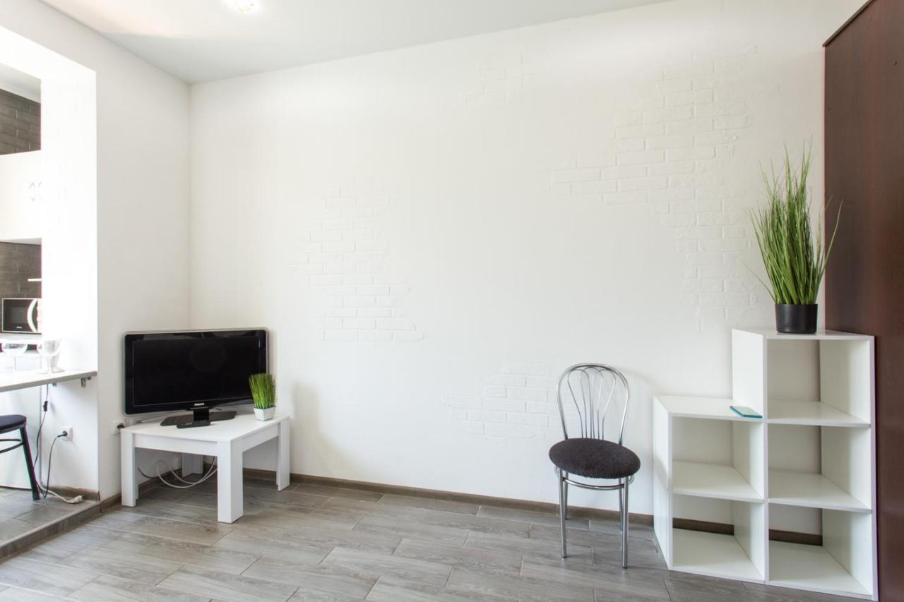 Well Located Studio - Yaroslavska Str. 21 Apartment Харков Екстериор снимка