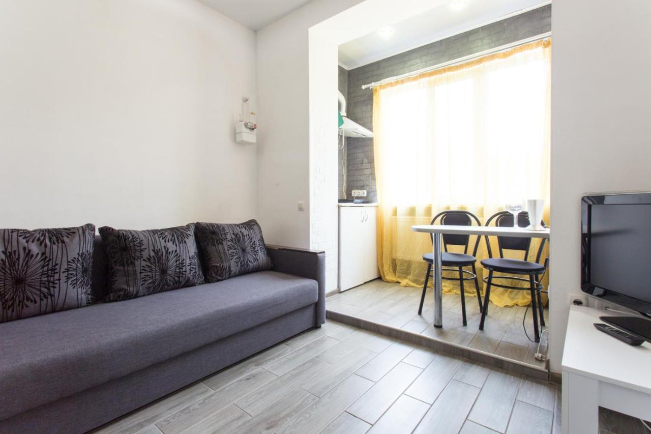 Well Located Studio - Yaroslavska Str. 21 Apartment Харков Екстериор снимка