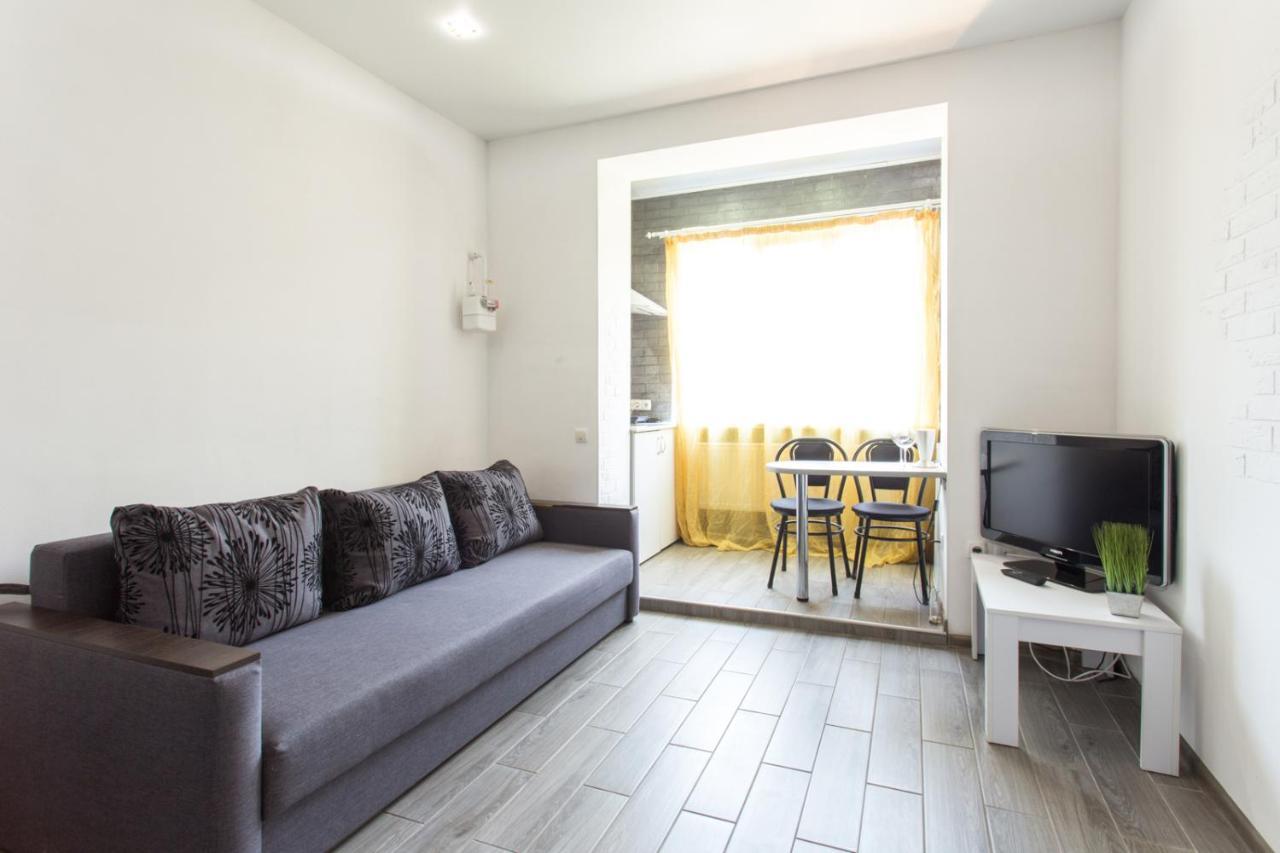 Well Located Studio - Yaroslavska Str. 21 Apartment Харков Екстериор снимка